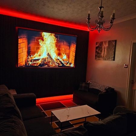 Lister Park Bradford 2Bed Detached Cottage House Parking Cinema Screen Games Room Εξωτερικό φωτογραφία