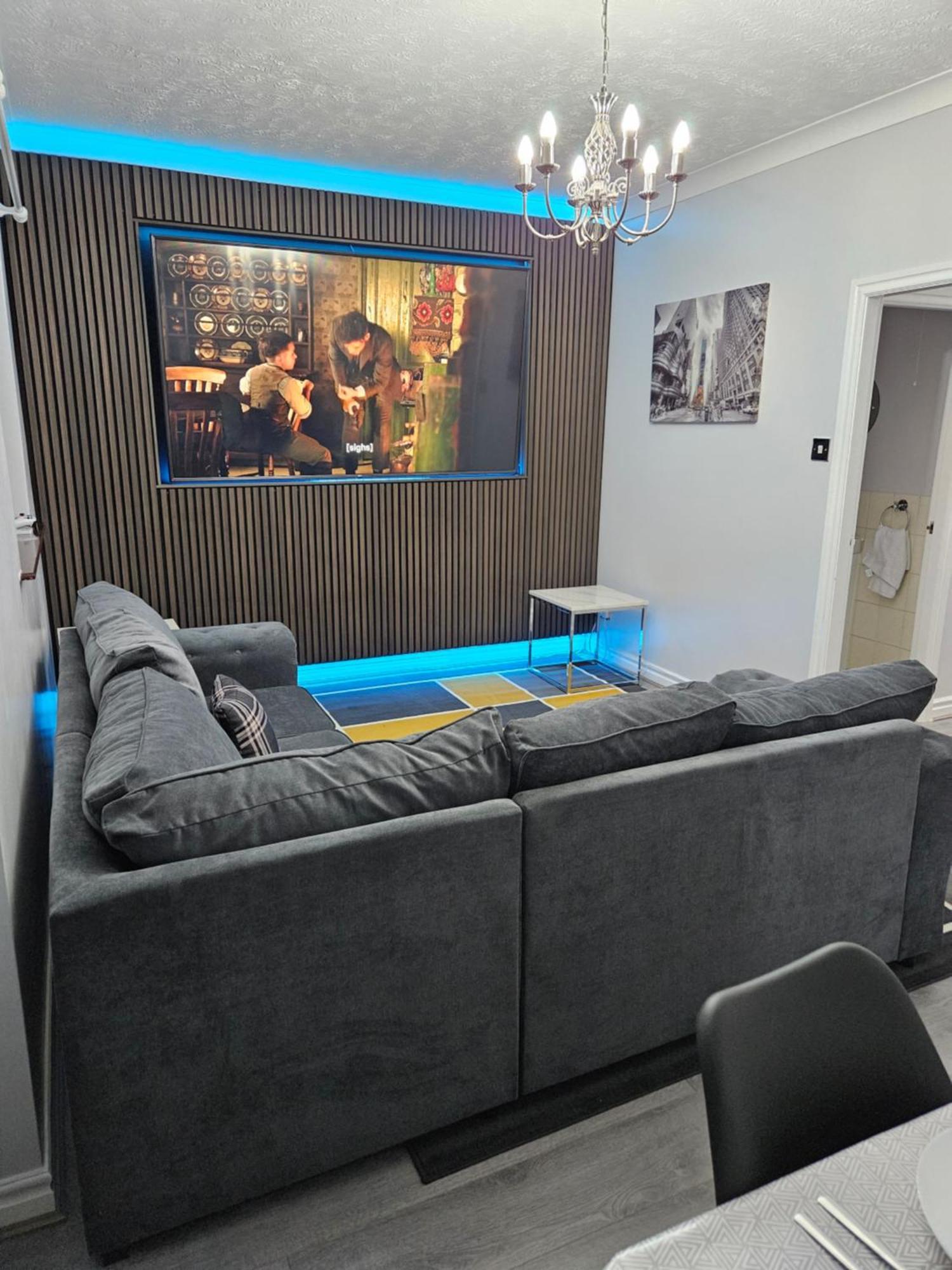 Lister Park Bradford 2Bed Detached Cottage House Parking Cinema Screen Games Room Εξωτερικό φωτογραφία
