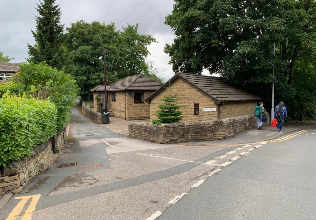 Lister Park Bradford 2Bed Detached Cottage House Parking Cinema Screen Games Room Εξωτερικό φωτογραφία