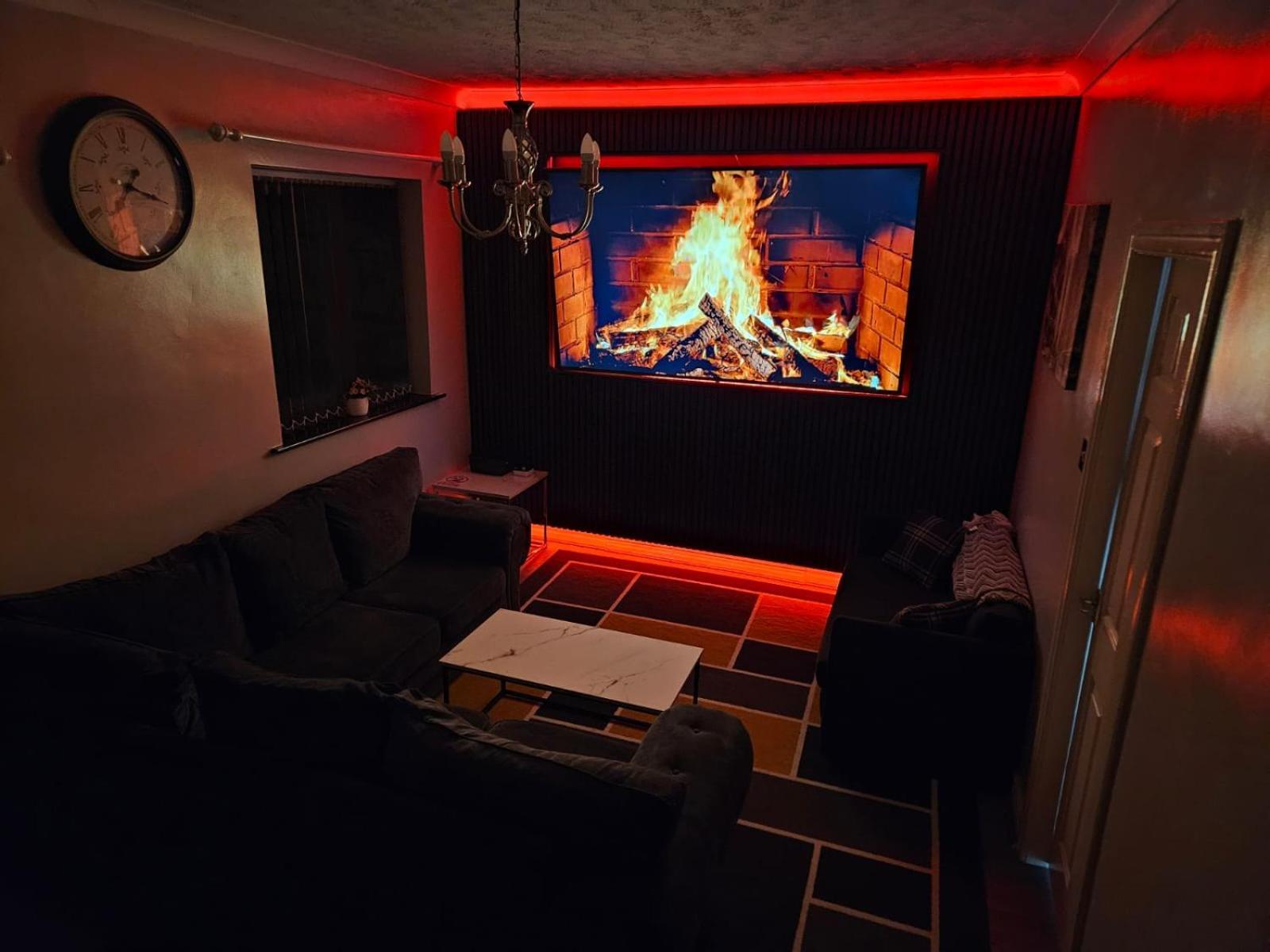 Lister Park Bradford 2Bed Detached Cottage House Parking Cinema Screen Games Room Εξωτερικό φωτογραφία